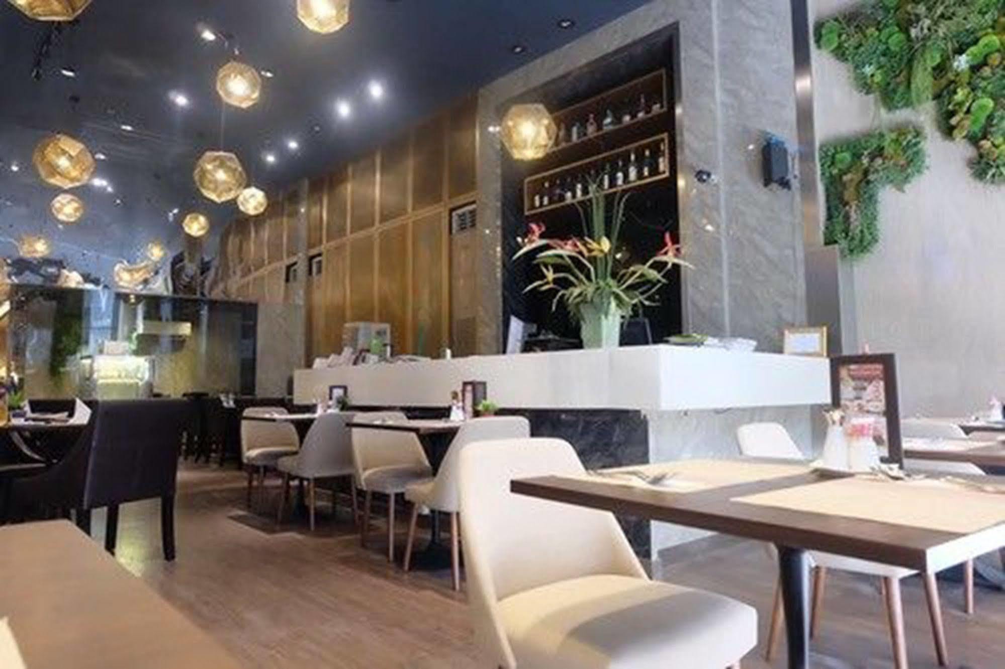 V Residence Бангкок Экстерьер фото