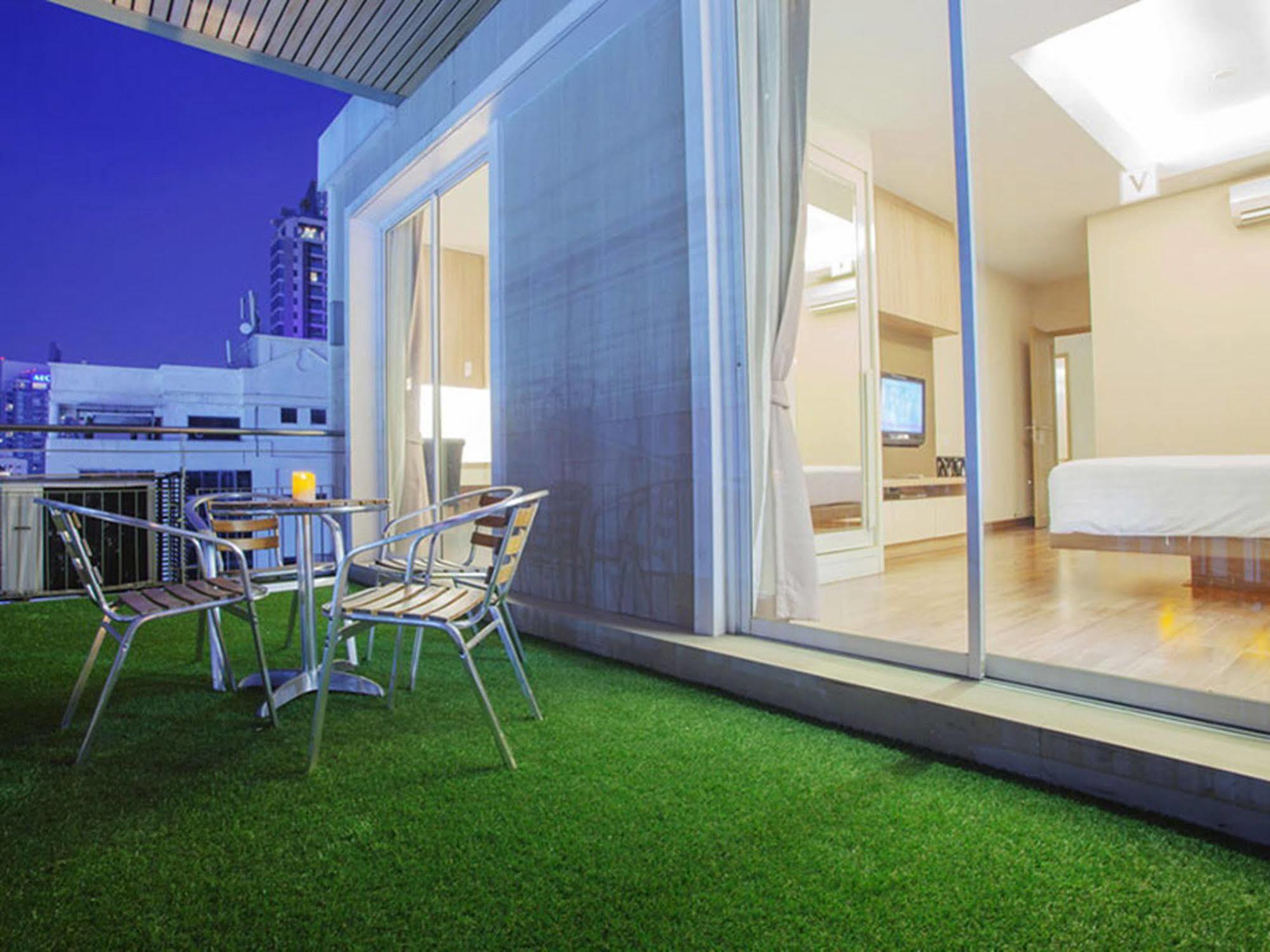 V Residence Бангкок Экстерьер фото