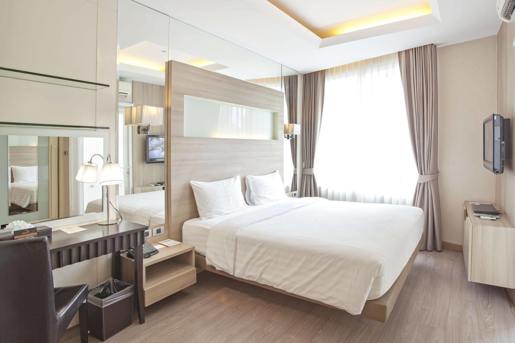 V Residence Бангкок Экстерьер фото