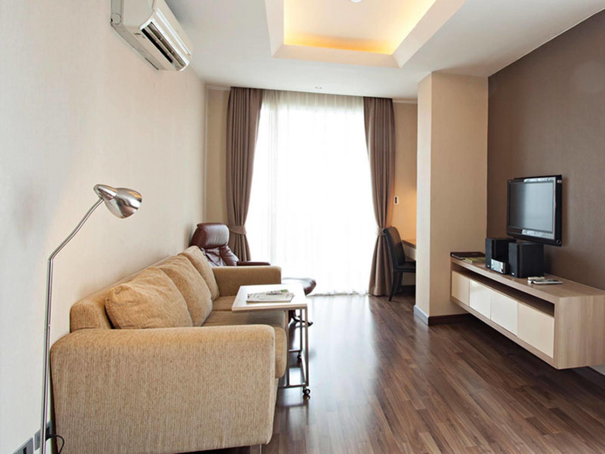 V Residence Бангкок Экстерьер фото