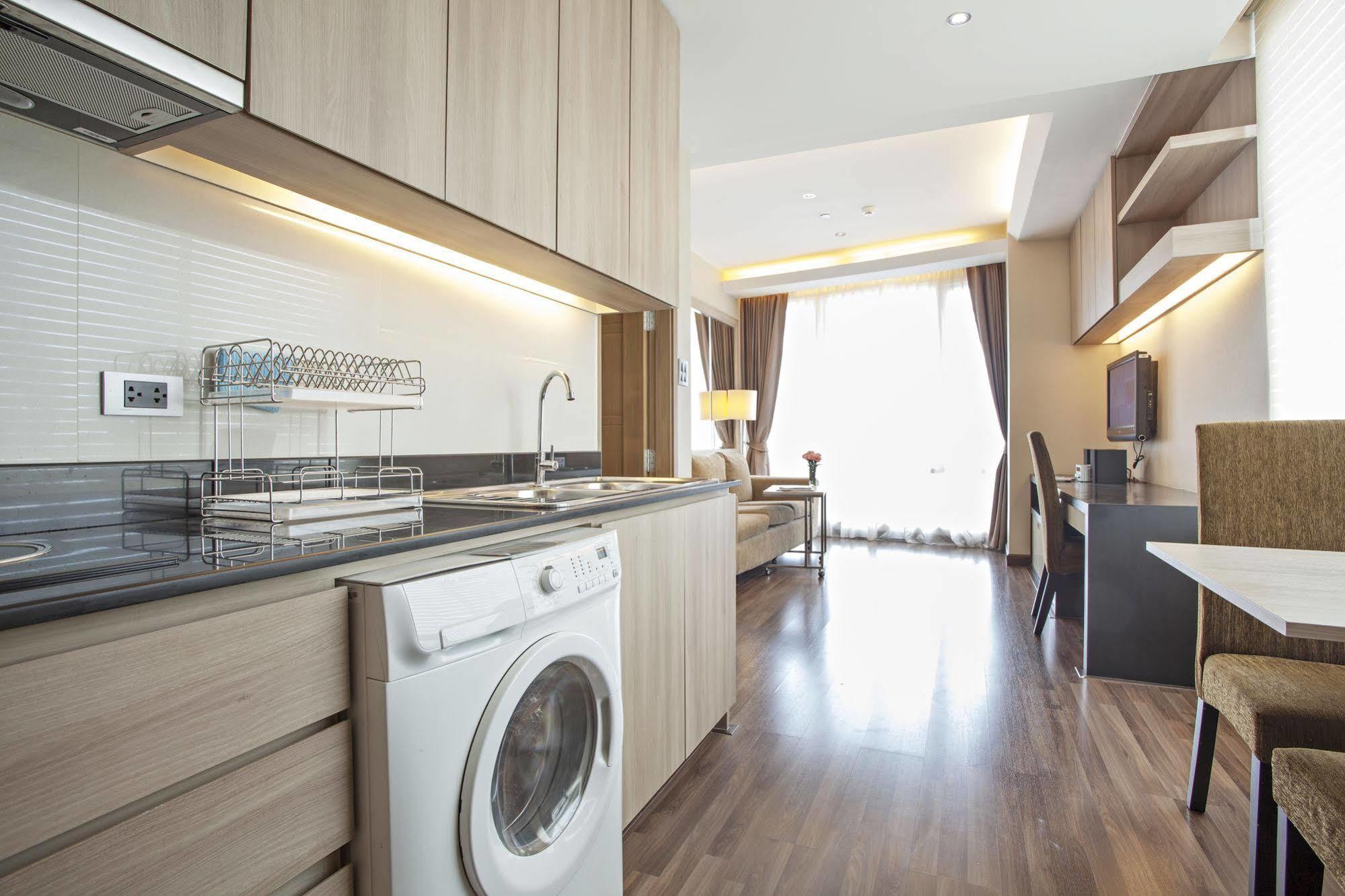 V Residence Бангкок Экстерьер фото