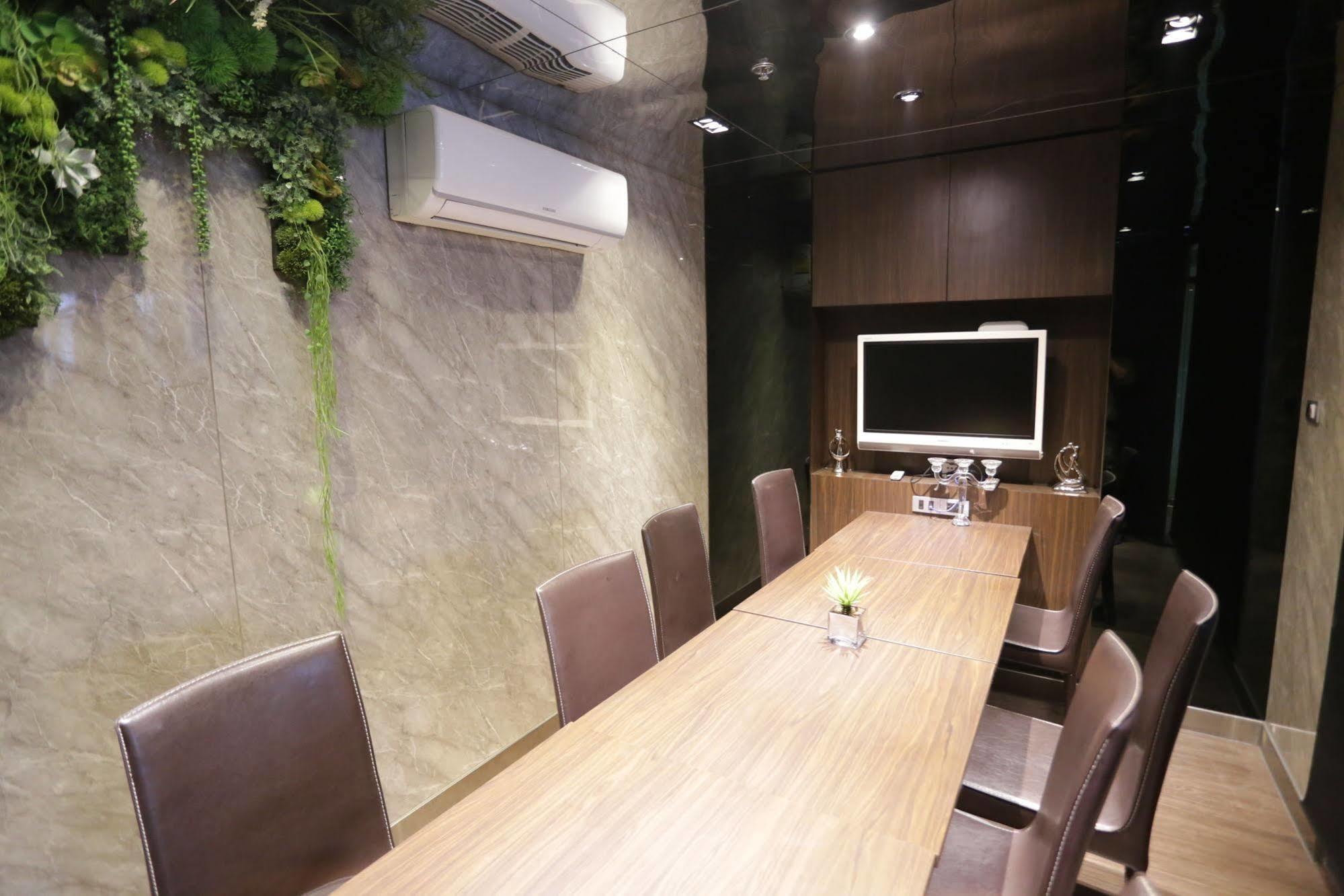 V Residence Бангкок Экстерьер фото