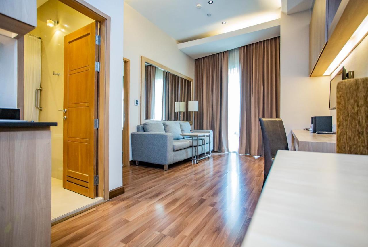 V Residence Бангкок Экстерьер фото
